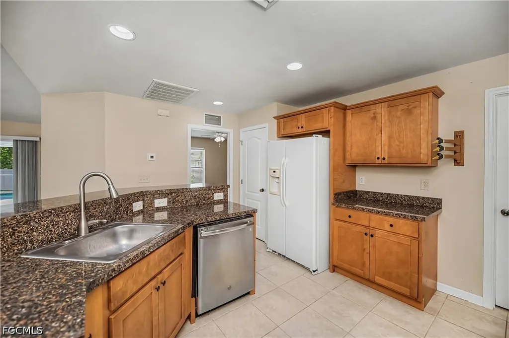 1922 Jacaranda Parkway W Cape Coral FL 33993