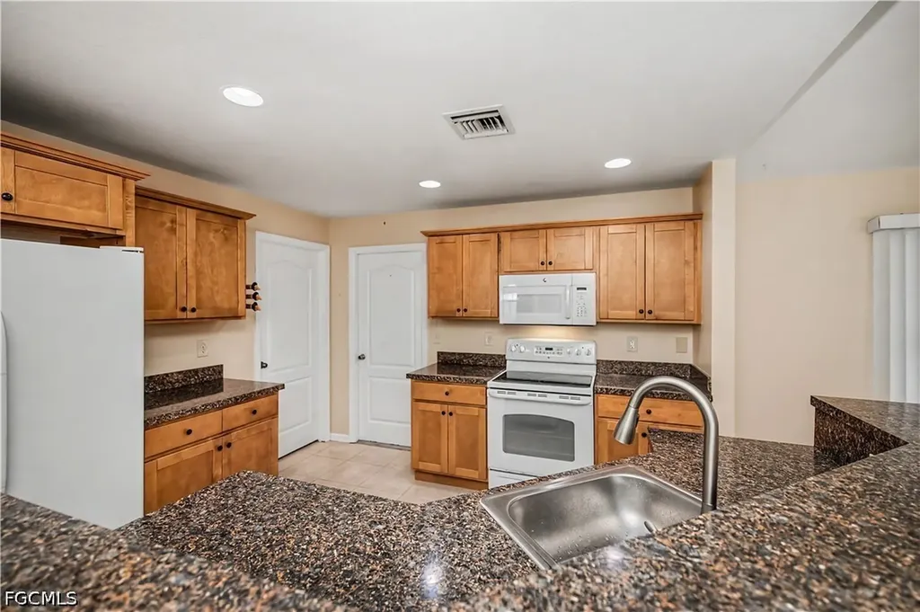 1922 Jacaranda Parkway W Cape Coral FL 33993