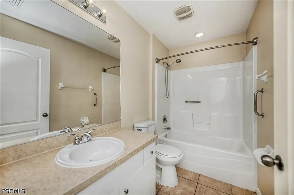 1922 Jacaranda Parkway W Cape Coral FL 33993