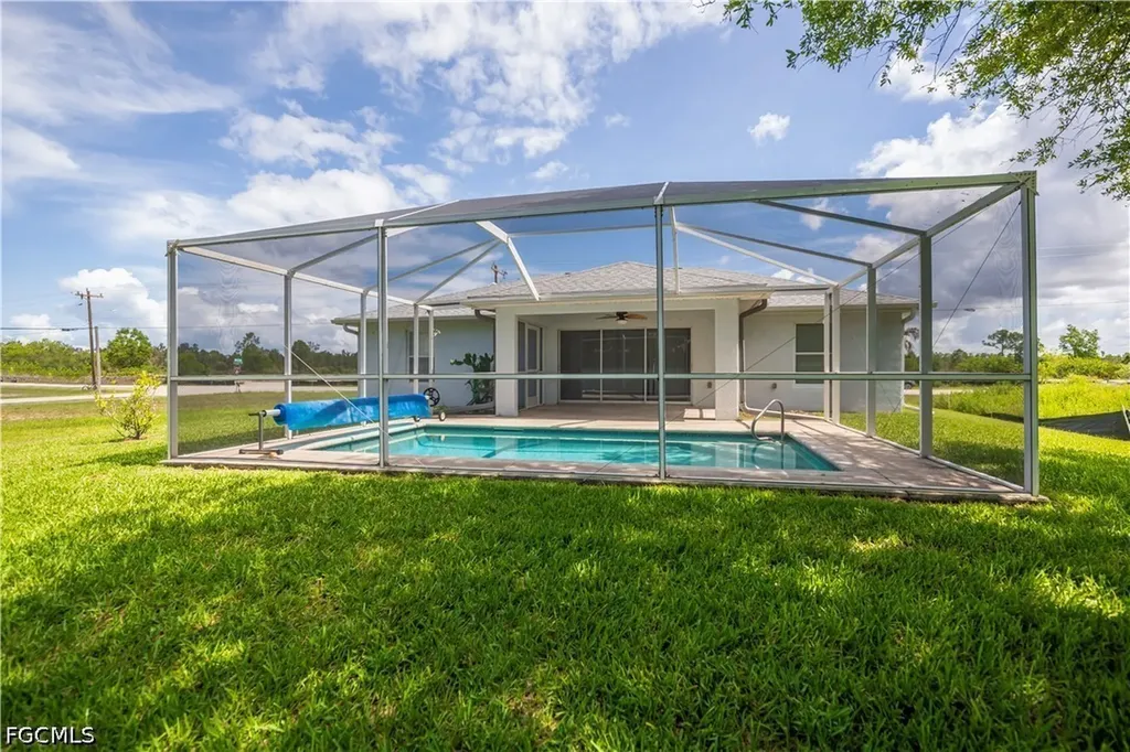 1922 Jacaranda Parkway W Cape Coral FL 33993