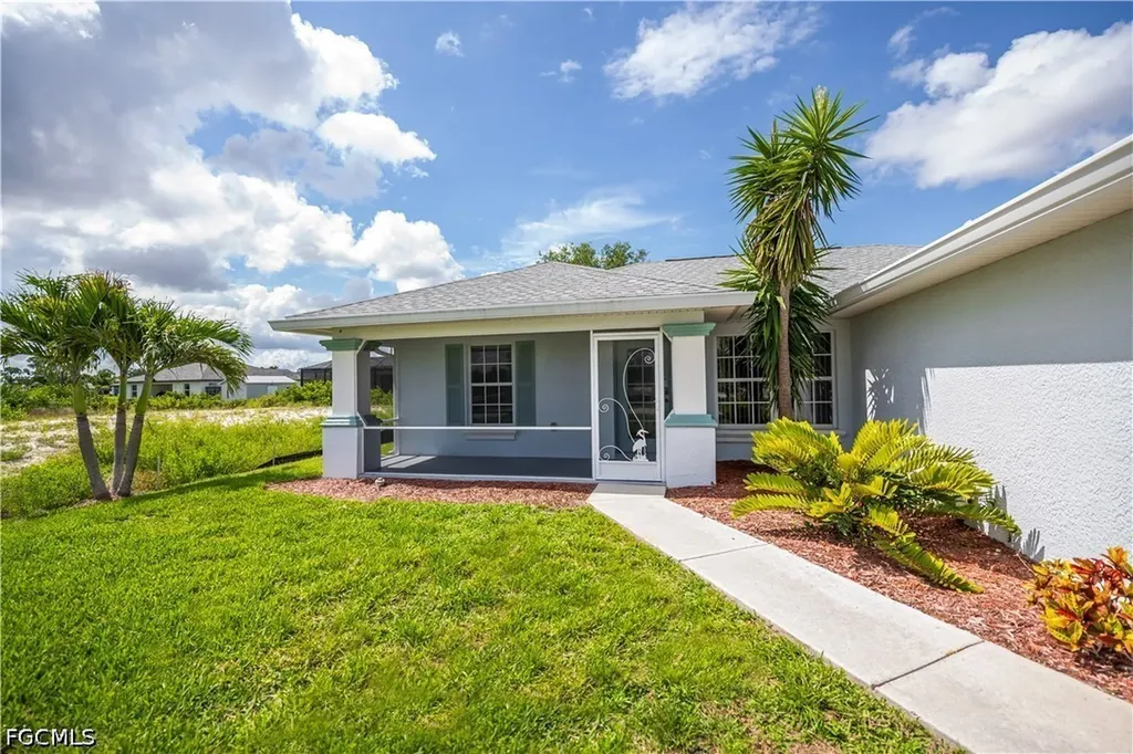 1922 Jacaranda Parkway W Cape Coral FL 33993