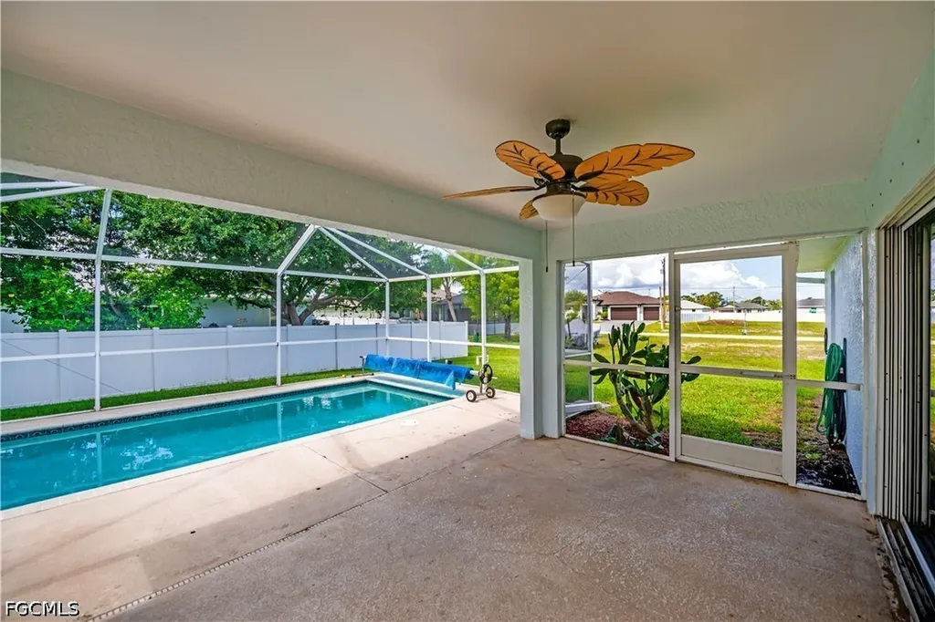 1922 Jacaranda Parkway W Cape Coral FL 33993