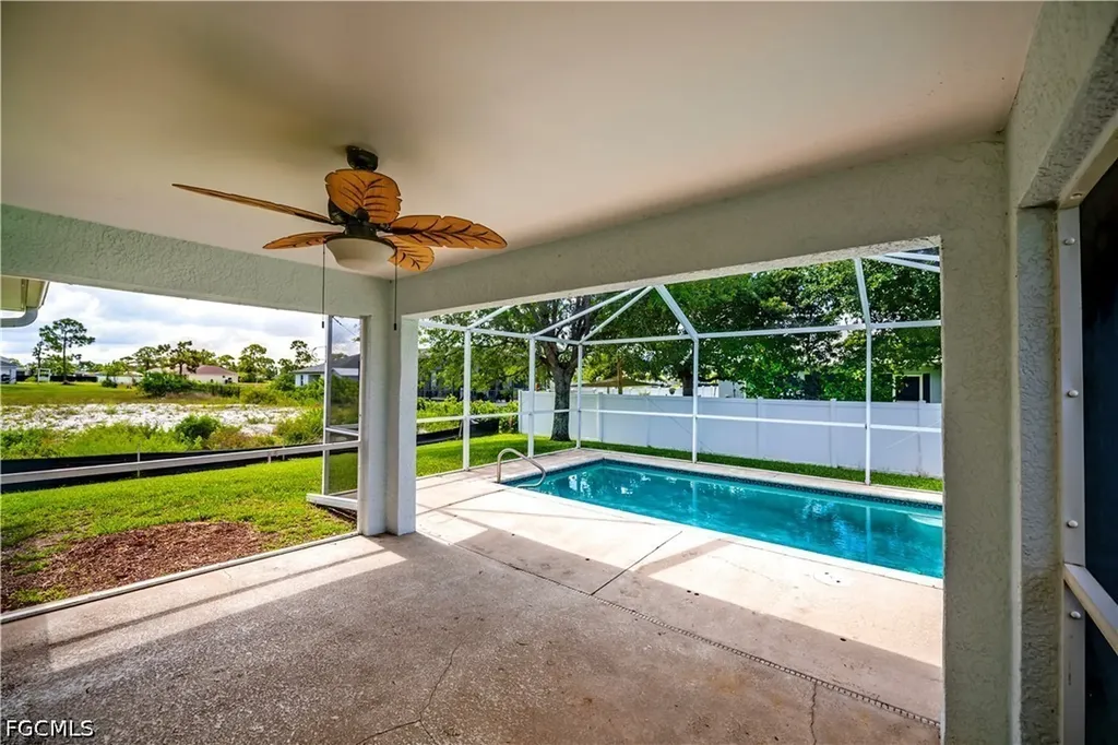 1922 Jacaranda Parkway W Cape Coral FL 33993