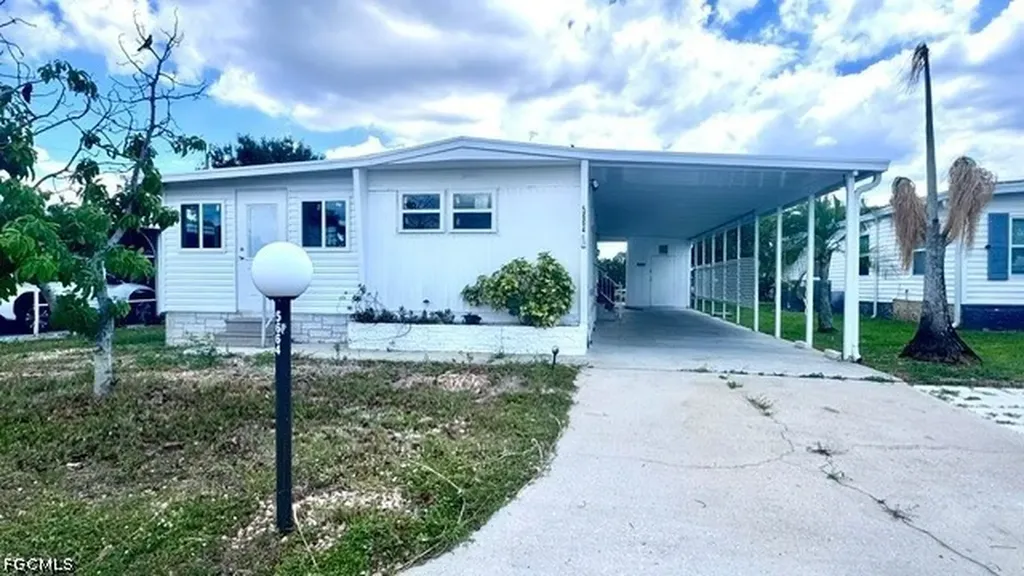 5664 Captain John Smith Loop North Fort Myers FL 33917
