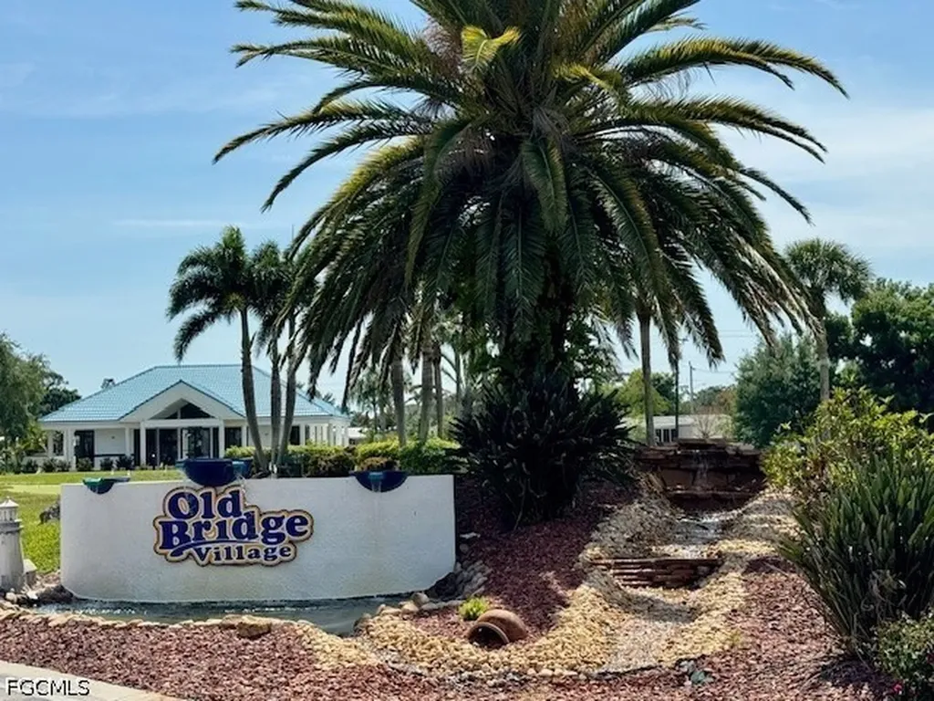 5664 Captain John Smith Loop North Fort Myers FL 33917