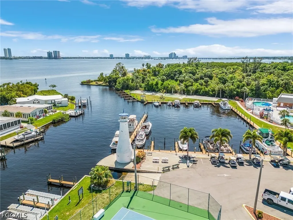 5664 Captain John Smith Loop North Fort Myers FL 33917