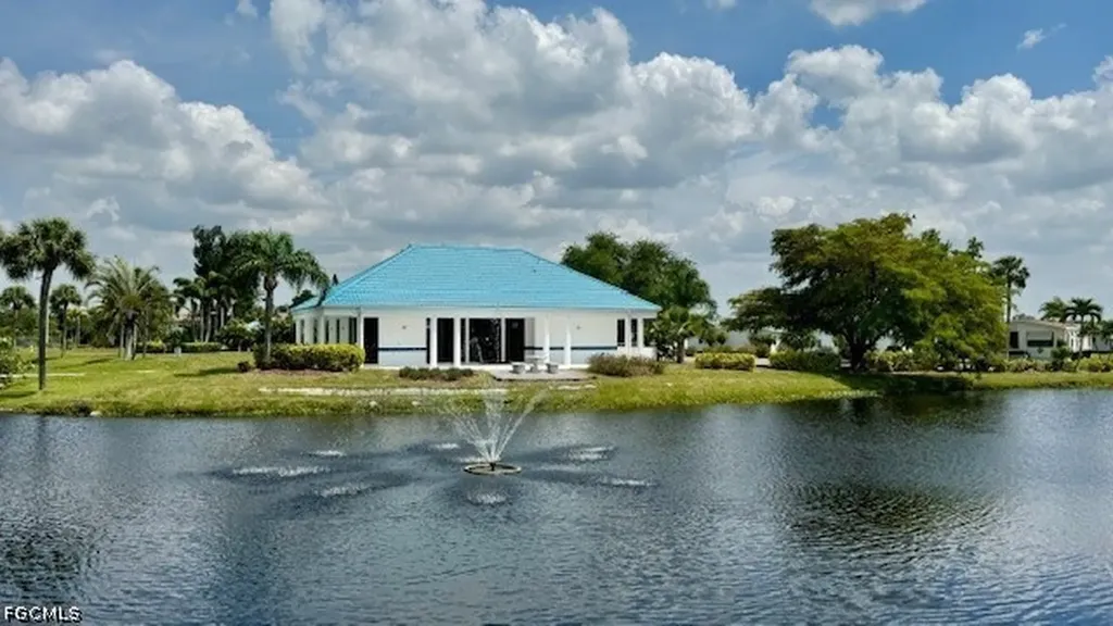 5664 Captain John Smith Loop North Fort Myers FL 33917