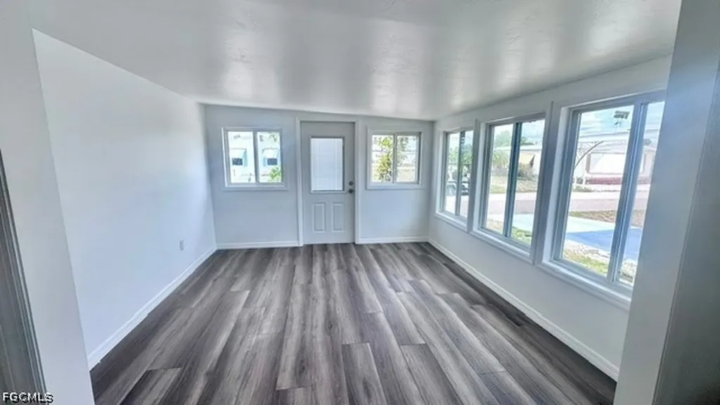 5664 Captain John Smith Loop North Fort Myers FL 33917