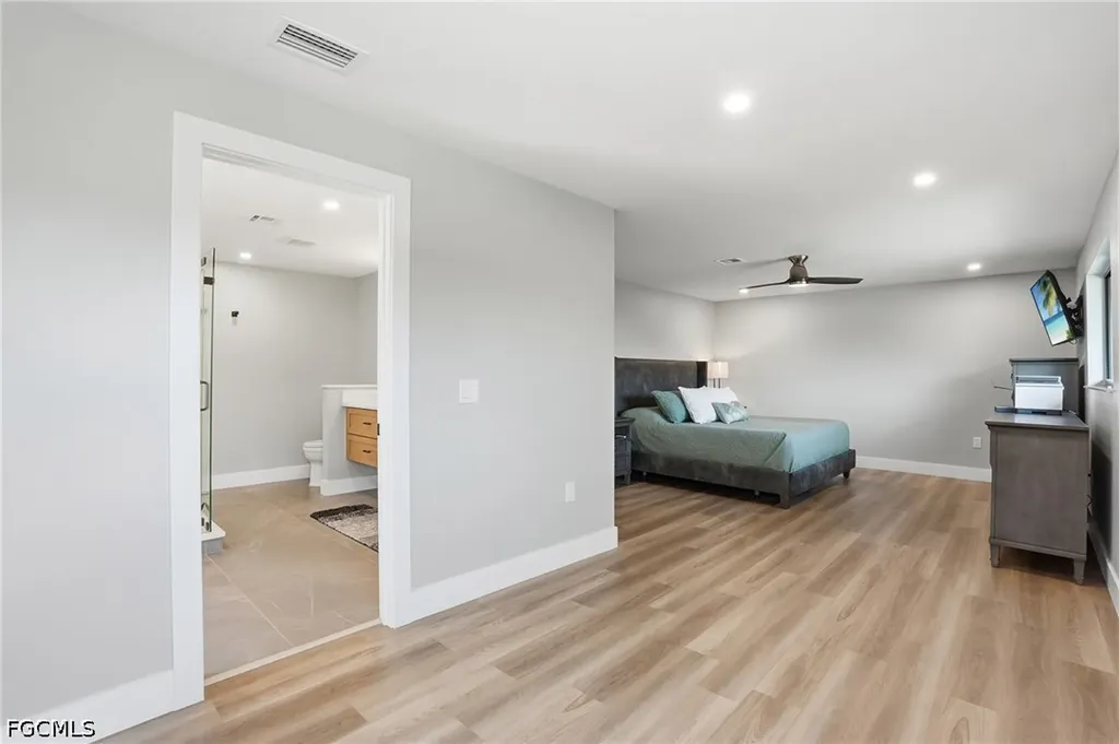 1860 Marina Circle North Fort Myers FL 33903