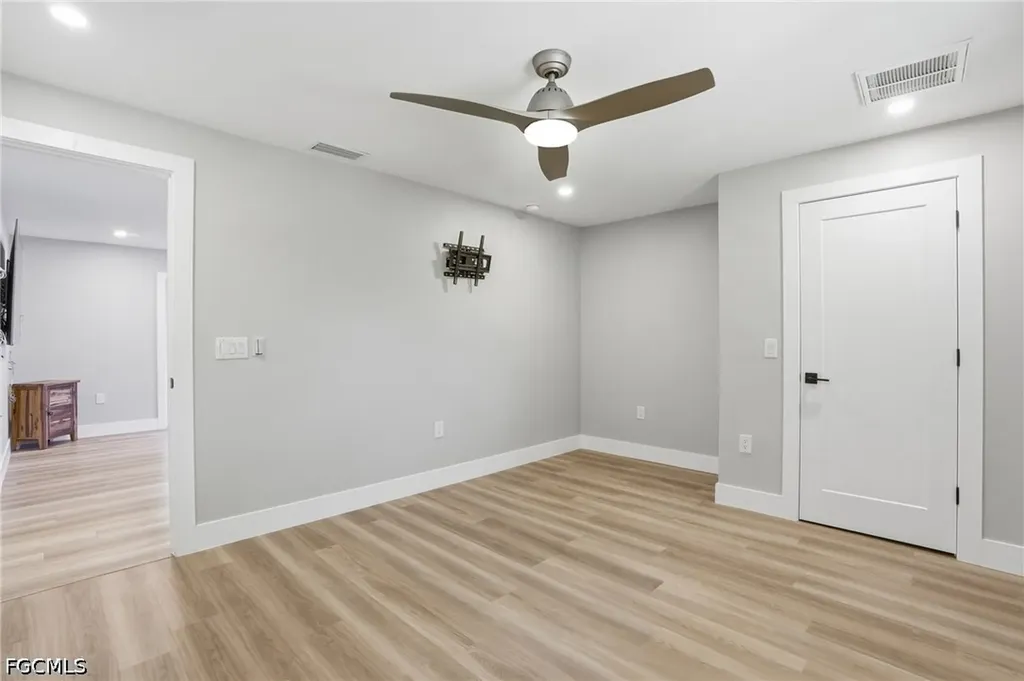 1860 Marina Circle North Fort Myers FL 33903