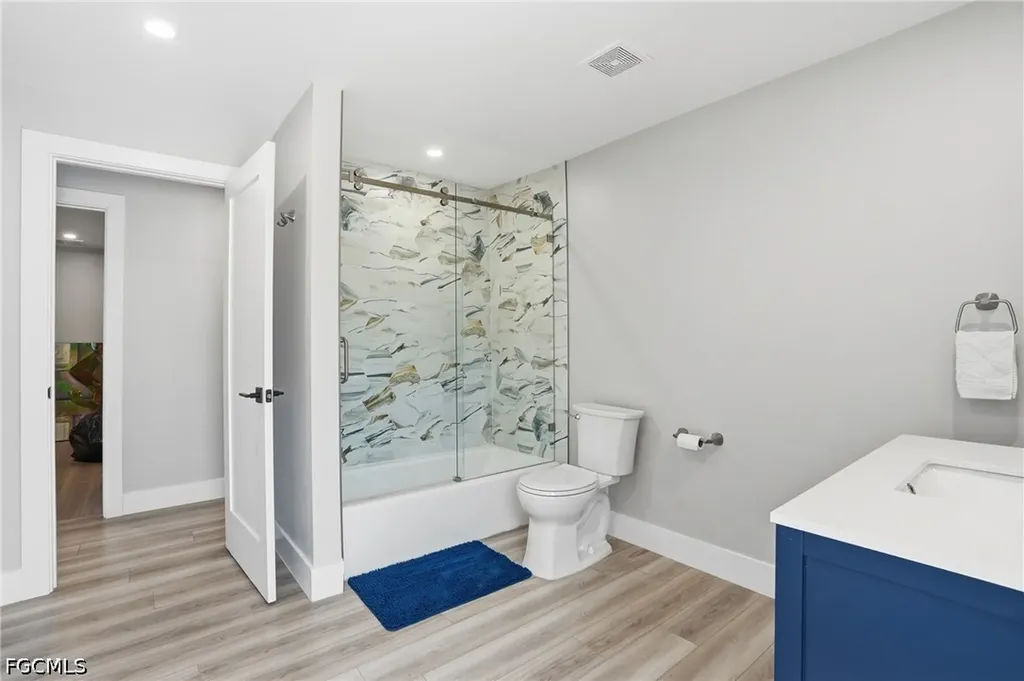 1860 Marina Circle North Fort Myers FL 33903