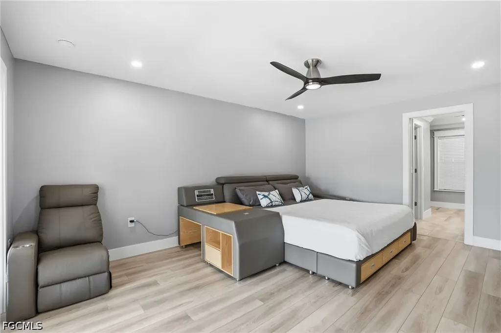 1860 Marina Circle North Fort Myers FL 33903