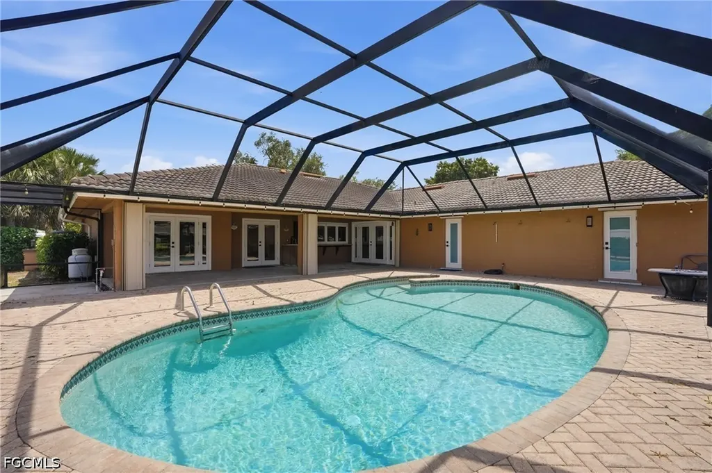 1860 Marina Circle North Fort Myers FL 33903
