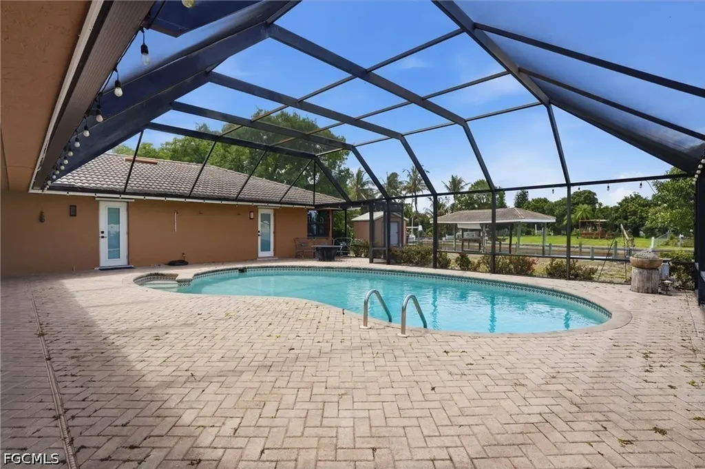 1860 Marina Circle North Fort Myers FL 33903