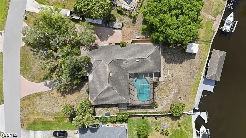 1860 Marina Circle North Fort Myers FL 33903