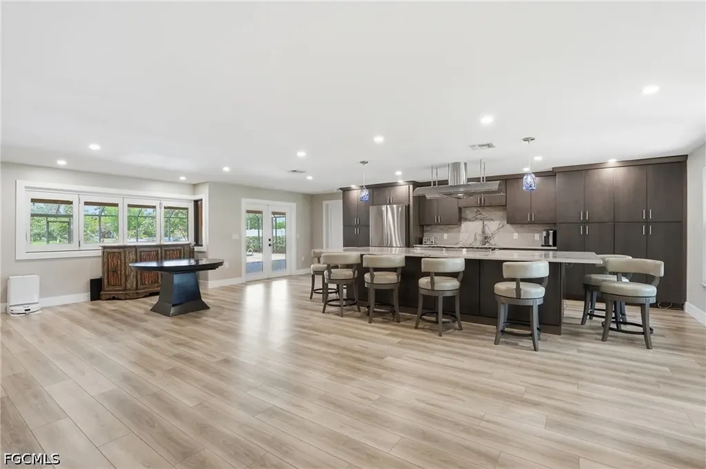 1860 Marina Circle North Fort Myers FL 33903