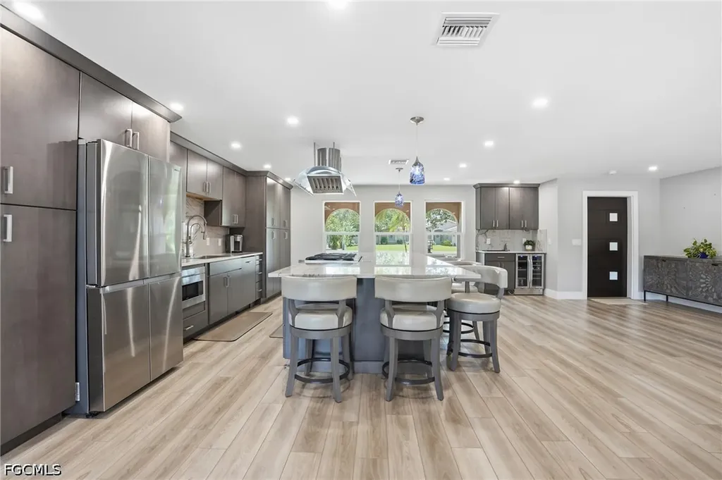 1860 Marina Circle North Fort Myers FL 33903