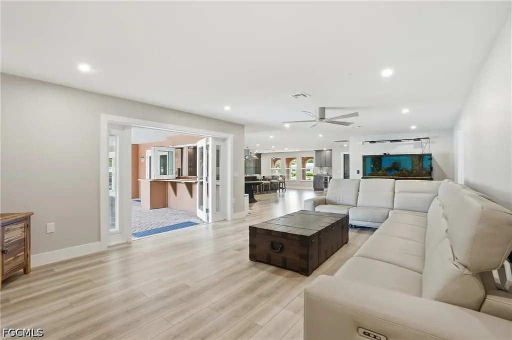 1860 Marina Circle North Fort Myers FL 33903