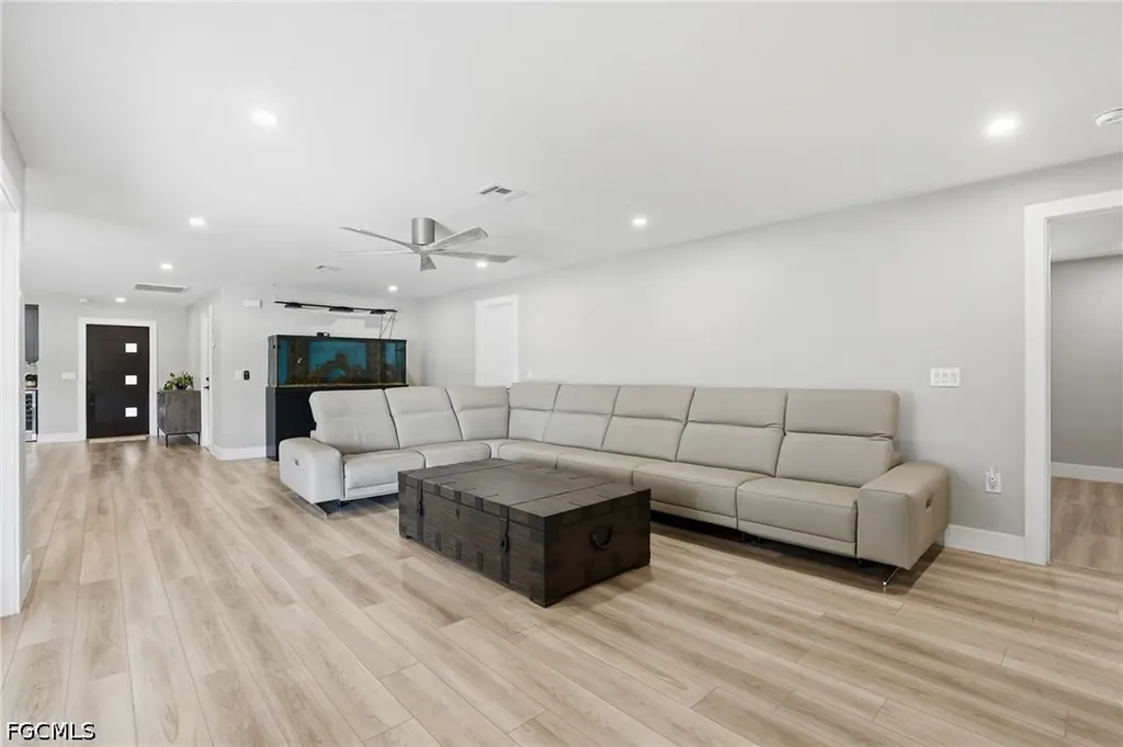 1860 Marina Circle North Fort Myers FL 33903