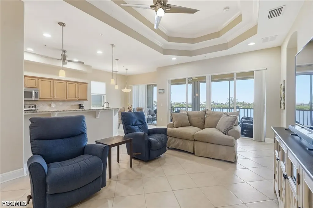 178 Shadroe Cove Circle Cape Coral FL 33991