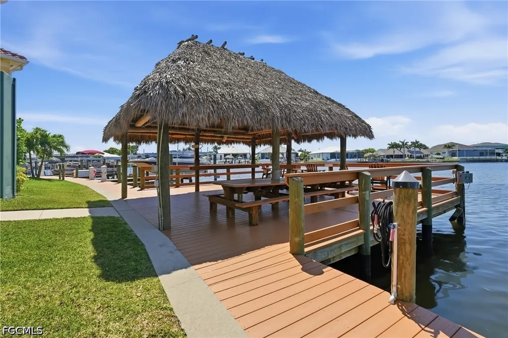 178 Shadroe Cove Circle Cape Coral FL 33991