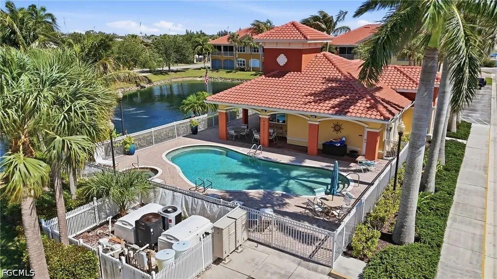 178 Shadroe Cove Circle Cape Coral FL 33991