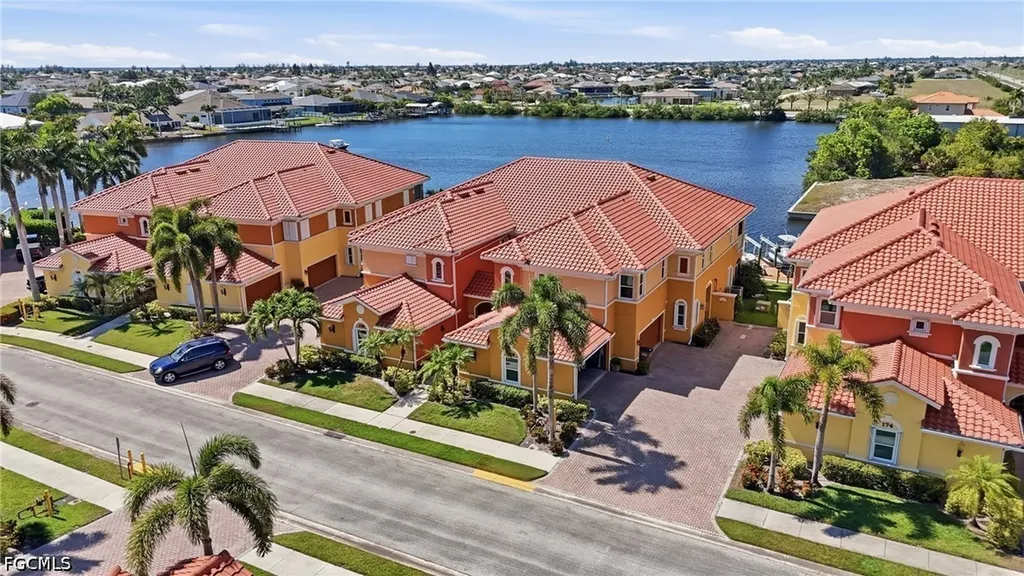 178 Shadroe Cove Circle Cape Coral FL 33991