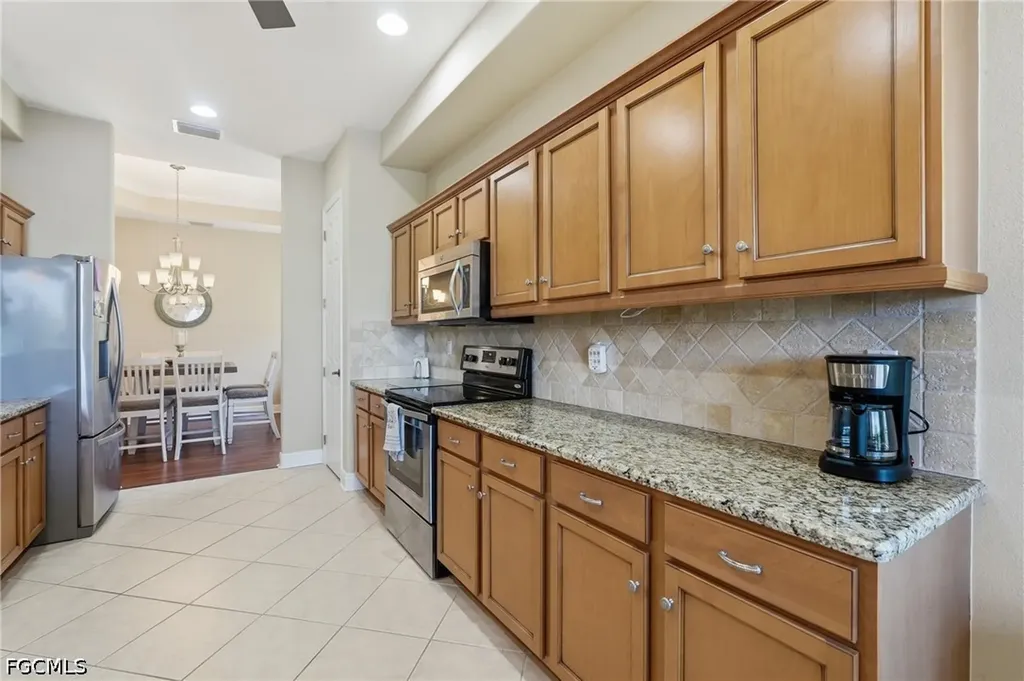 178 Shadroe Cove Circle Cape Coral FL 33991