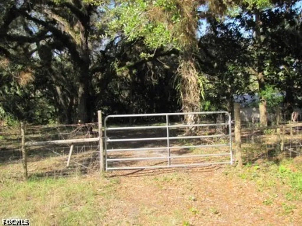 22721 Tuckahoe Road Alva FL 33920