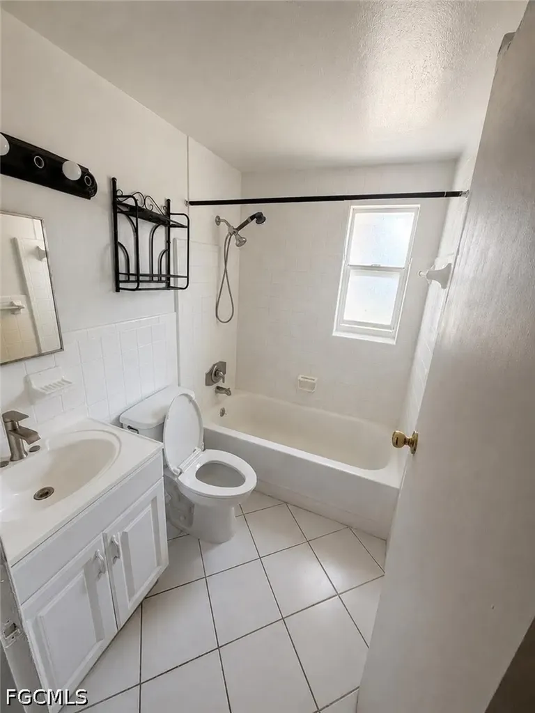 2204 Coronet Street Fort Myers FL 33907