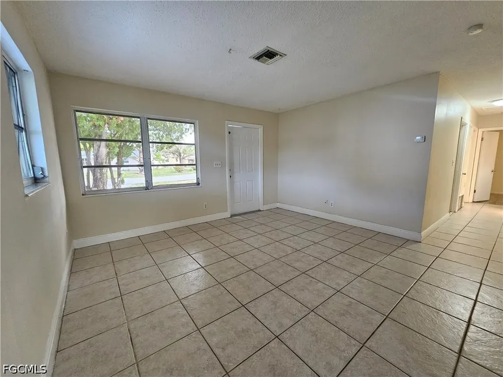 423 Morgan Circle S Lehigh Acres FL 33936