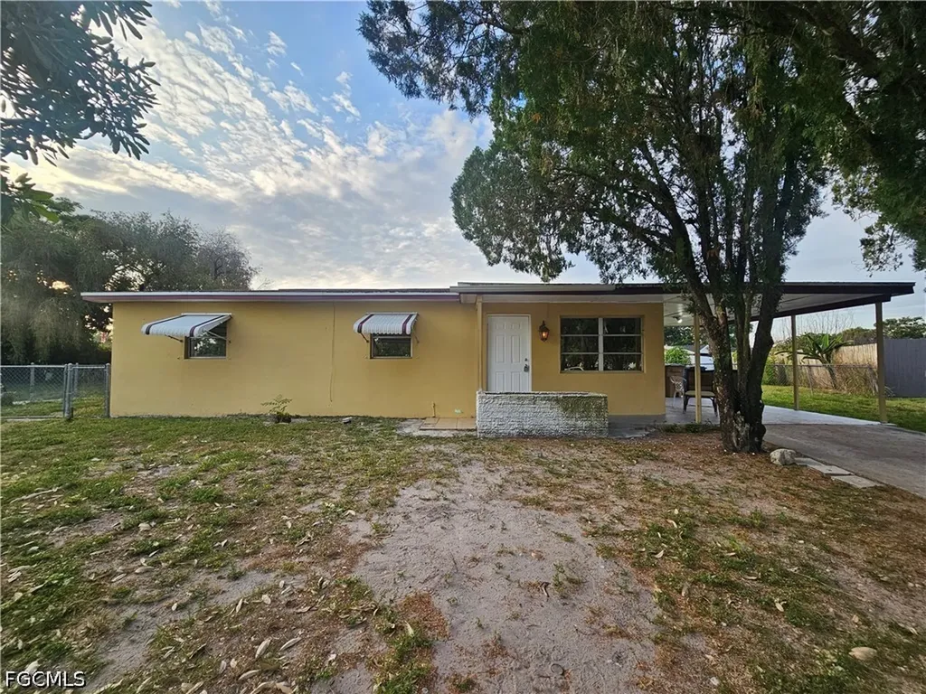 423 Morgan Circle S Lehigh Acres FL 33936
