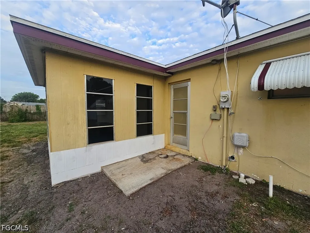 423 Morgan Circle S Lehigh Acres FL 33936