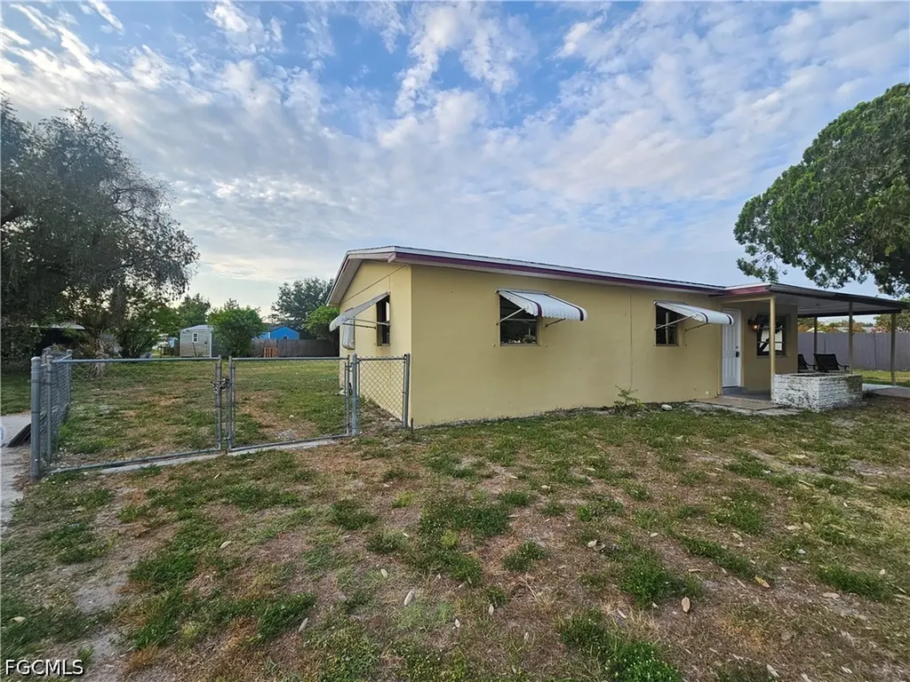 423 Morgan Circle S Lehigh Acres FL 33936