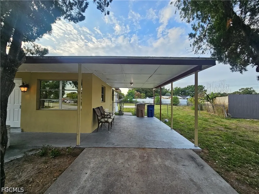 423 Morgan Circle S Lehigh Acres FL 33936