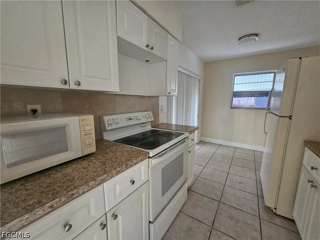 423 Morgan Circle S Lehigh Acres FL 33936