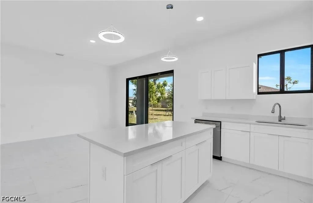 3924 NW 38th Street Cape Coral FL 33993