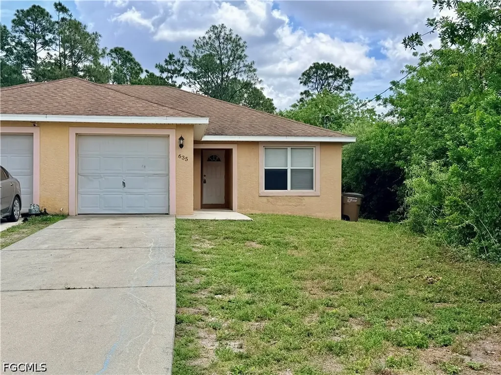 635 Hawthorne Avenue S Lehigh Acres FL 33974
