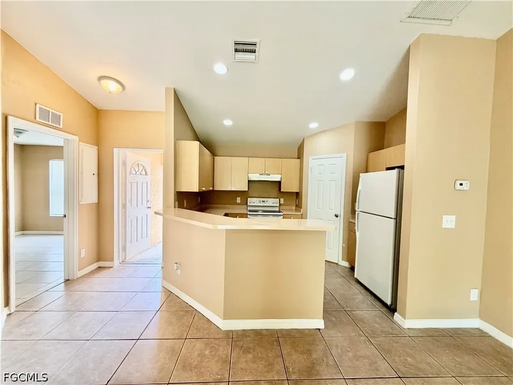 635 Hawthorne Avenue S Lehigh Acres FL 33974