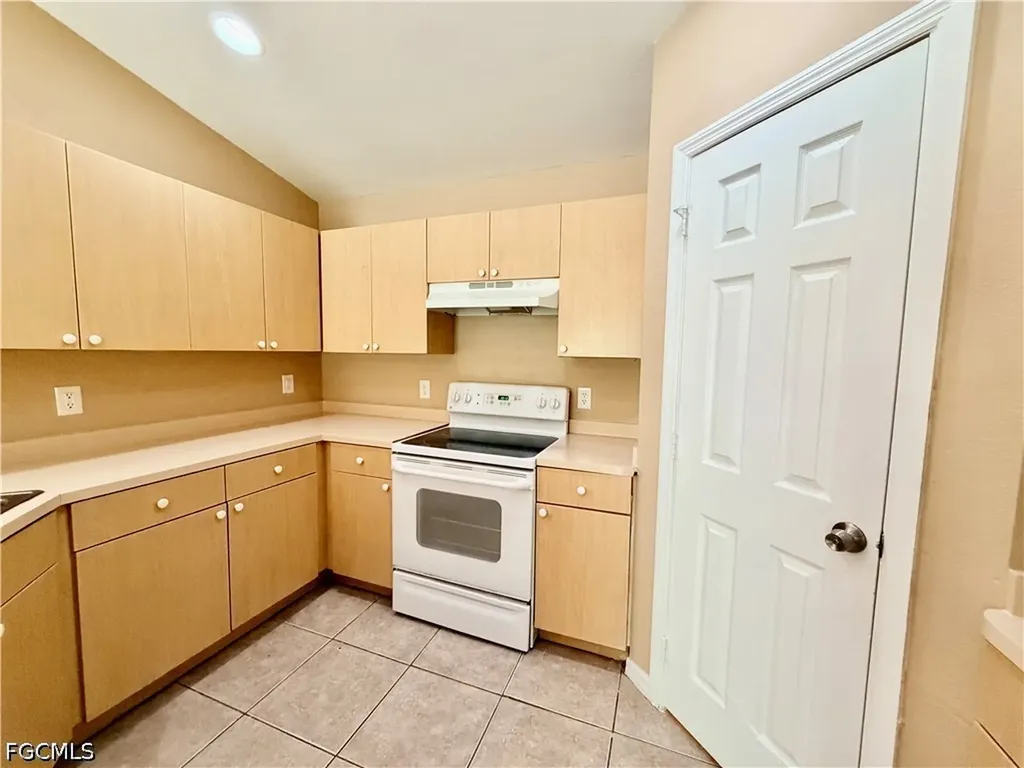 635 Hawthorne Avenue S Lehigh Acres FL 33974