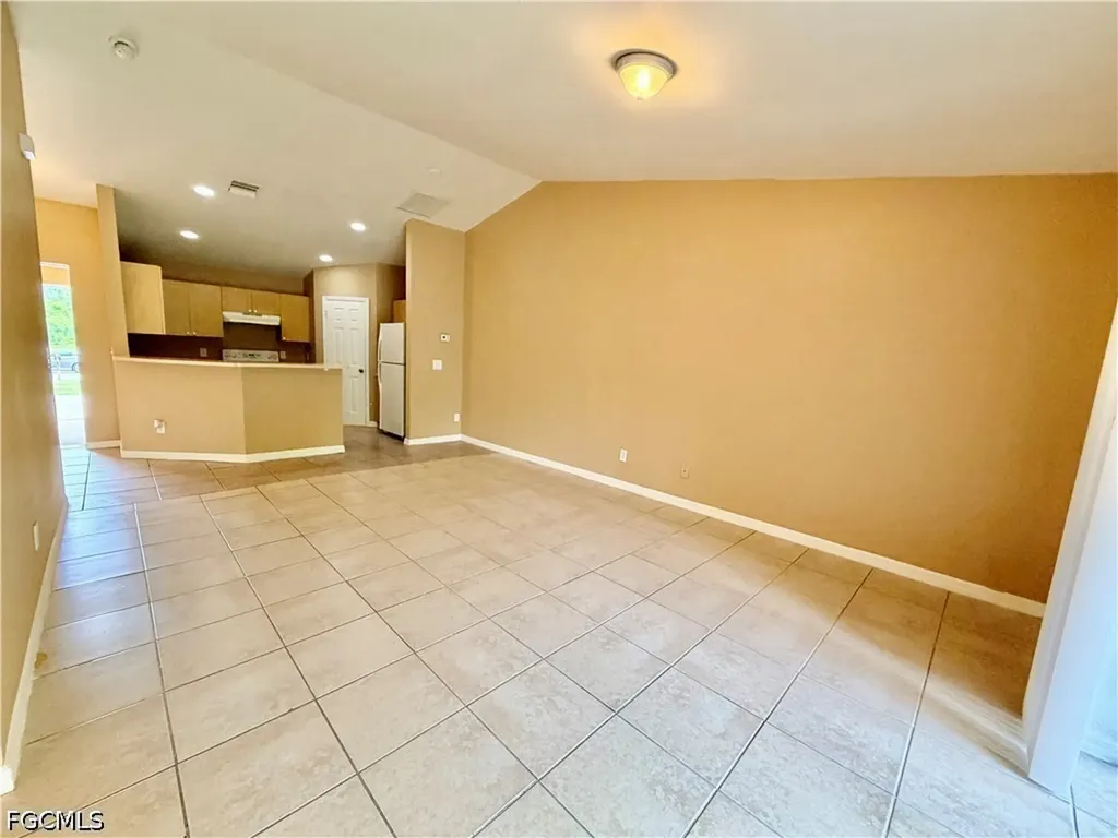 635 Hawthorne Avenue S Lehigh Acres FL 33974