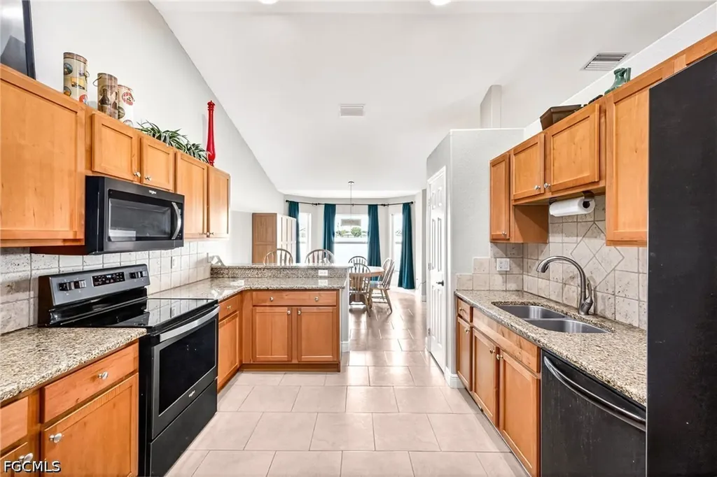 1417 NW 16th Place Cape Coral FL 33993