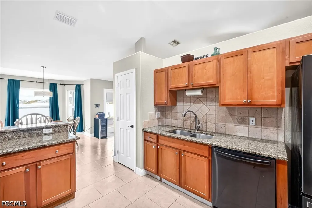 1417 NW 16th Place Cape Coral FL 33993