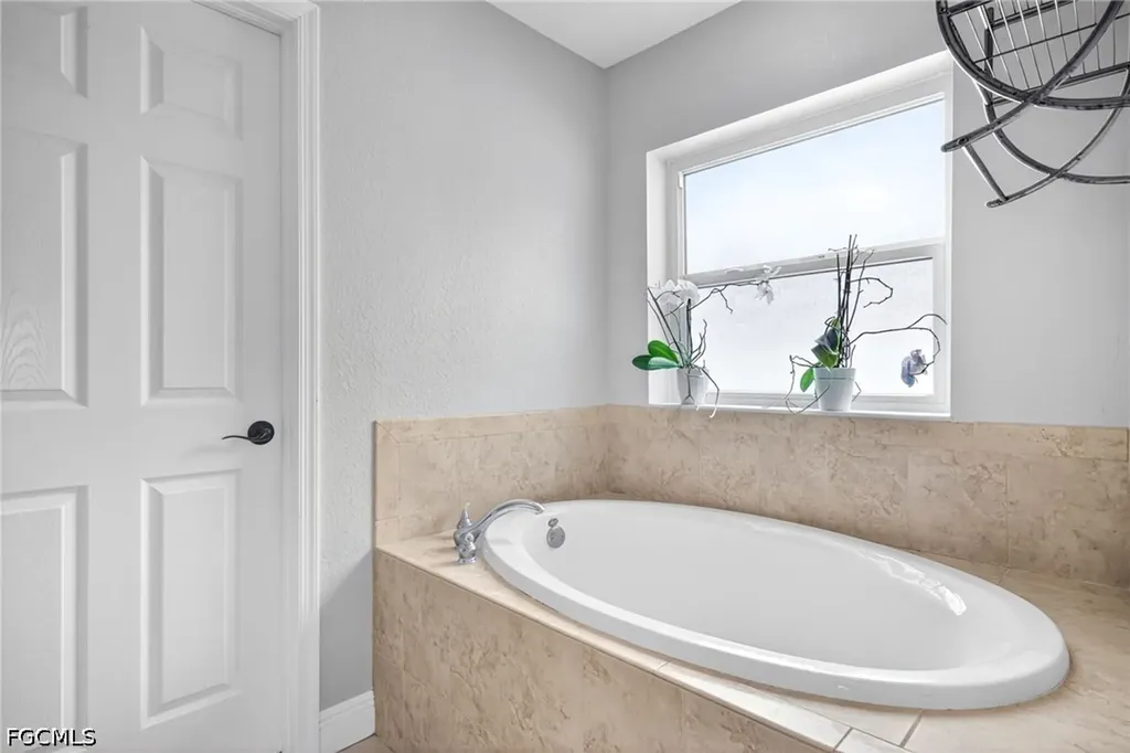 1417 NW 16th Place Cape Coral FL 33993