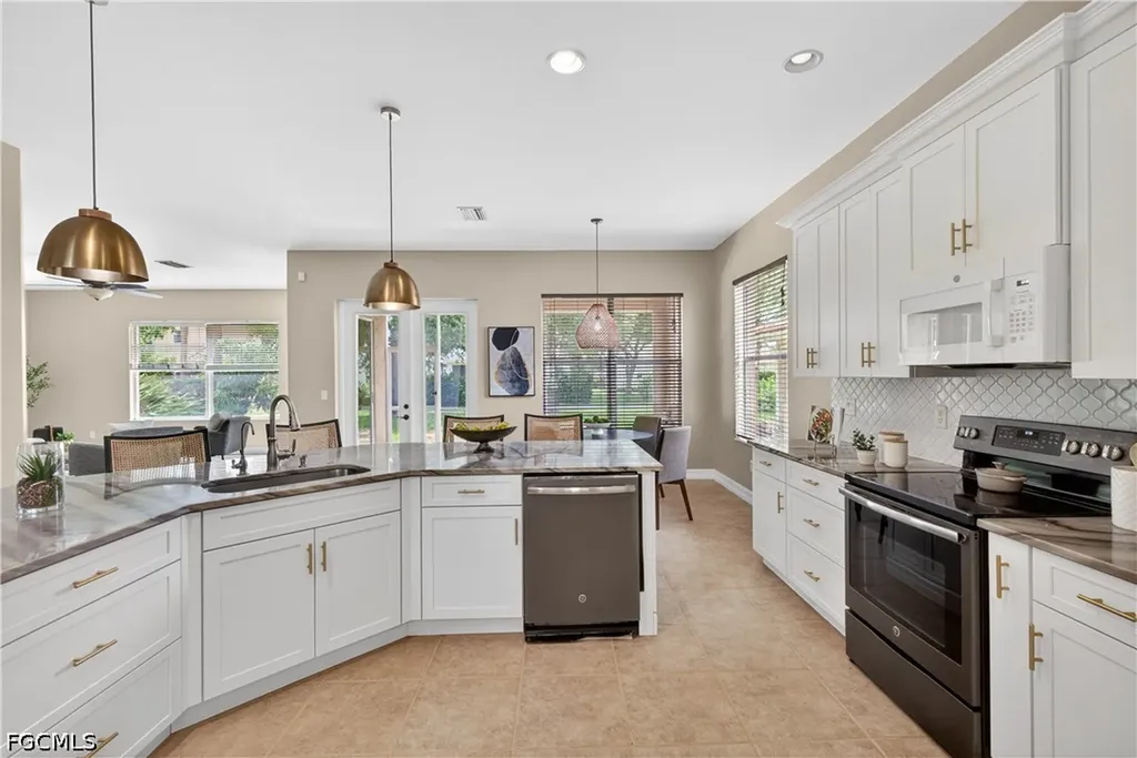 12587 Stone Tower Loop Fort Myers FL 33913