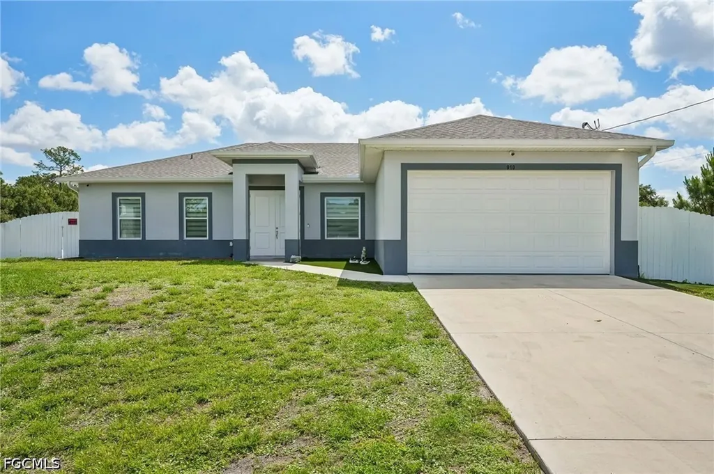 910 Richmond Avenue N Lehigh Acres FL 33972