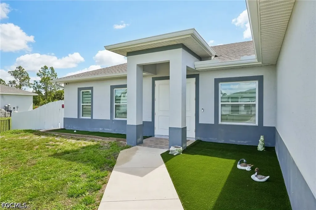 910 Richmond Avenue N Lehigh Acres FL 33972