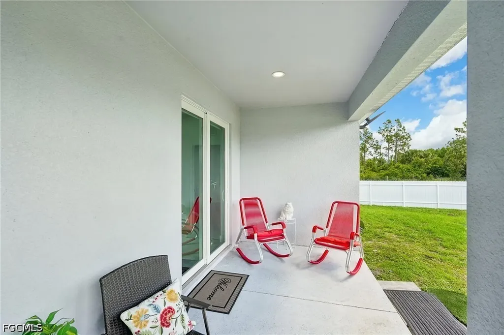 910 Richmond Avenue N Lehigh Acres FL 33972