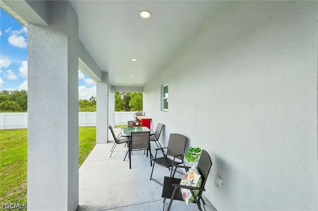 910 Richmond Avenue N Lehigh Acres FL 33972