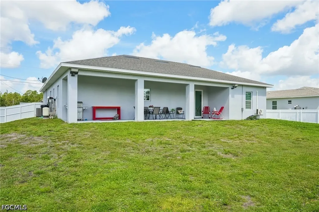 910 Richmond Avenue N Lehigh Acres FL 33972